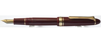 Sailor 1911S Profit Casual Fountain Pen, Red with Gold Accents Sailor 1911S Profit Casual Fountain Pen, Red with Gold Accents