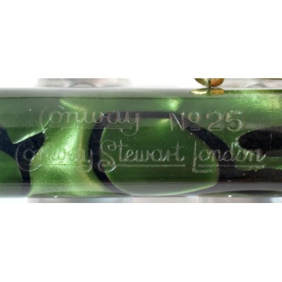 CS1129 Conway Stewart Dinkie No. 550 Fountain Pen and No. 25 Pencil Set, boxed (Soft Broad Stub)