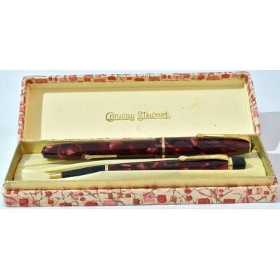 CS1159 Conway Stewart No. 15 Fountain Pen and Nippy No. 3 Pencil Set, boxed. (Medium Stub)