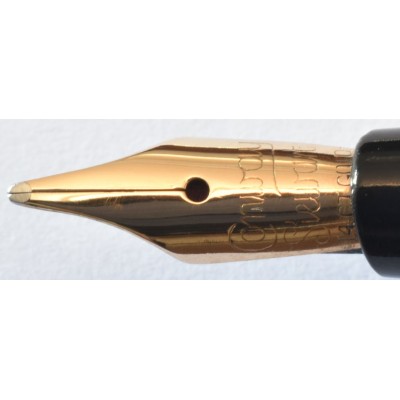 CS1184 Conway Stewart Dinkie No. 560, boxed.  (Semi-Flexible Medium)