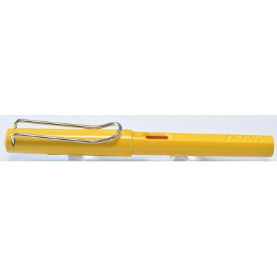 LM119 Lamy Safari Fountain Pen, Yellow, Model 018 (Medium) LM119 Lamy Safari Fountain Pen, Yellow, Model 018 (Medium)