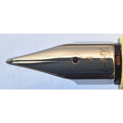 LM119 Lamy Safari Fountain Pen, Yellow, Model 018 (Medium) LM119 Lamy Safari Fountain Pen, Yellow, Model 018 (Medium)