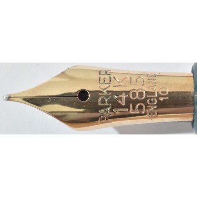 PA3743 Parker Victory Mk. V Fountain Pen And Pencil Set, boxed (Semi-Flexible Fine).
