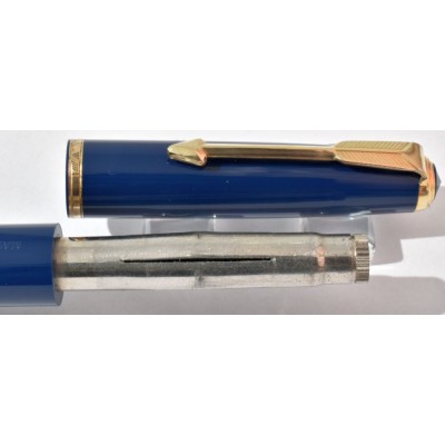 PA3774 Parker Slimfold Fountain Pen and Pencil Set, boxed.  (Stub)