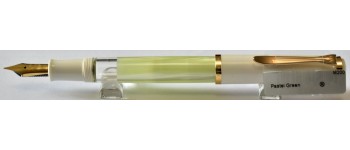 PE133 Pelikan M200 Pastel Green Special Edition, boxed. (Extra Fine)