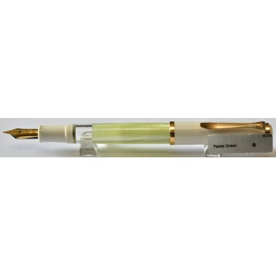 PE133 Pelikan M200 Pastel Green Special Edition, boxed. (Extra Fine)