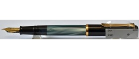 PE135 Pelikan M200, boxed. (Extra Fine)