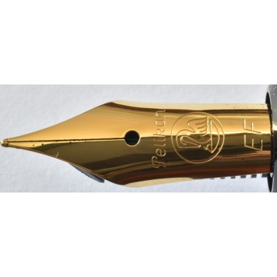 PE135 Pelikan M200, boxed. (Extra Fine) PE135 Pelikan M200, boxed. (Extra Fine)