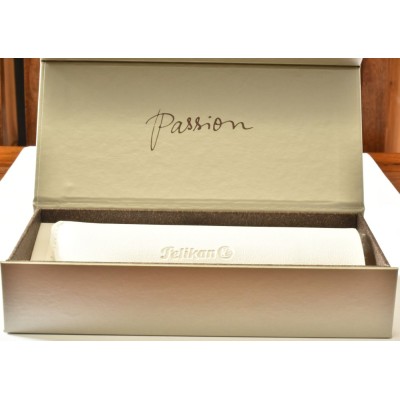 PE137 Pelikan Souveran M805, boxed. (Fine)