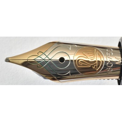 PE138 Pelikan Souveran M800, boxed. (Medium) PE138 Pelikan Souveran M800, boxed. (Medium)