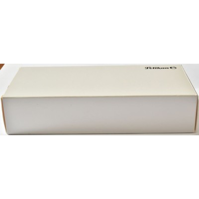 PE138 Pelikan Souveran M800, boxed. (Medium) PE138 Pelikan Souveran M800, boxed. (Medium)