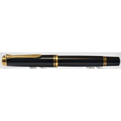 PE140 Pelikan Souveran M800, boxed. (Medium) PE140 Pelikan Souveran M800, boxed. (Medium)