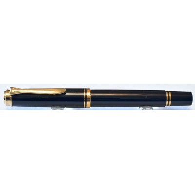 PE146 Pelikan Souveran M400, boxed. (Fine) PE146 Pelikan Souveran M400, boxed. (Fine)