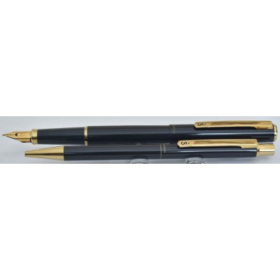 SH1814 Sheaffer Sentinel Fountain Pen and Ballpoint Set, boxed.  (Medium)