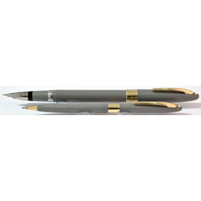 SH1907 Sheaffer Statesman Snorkel Fountain Pen and Pencil Set, boxed.  (Medium)
