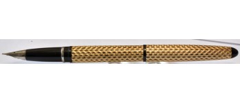SH1943 Lady Sheaffer IV, Paisley Gold on Black. (Medium) SH1943 Lady Sheaffer IV, Paisley Gold on Black. (Medium)