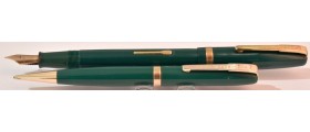 WA719 Waterman's No. W3 Fountain Pen and Pencil Set, boxed. (Soft Fine)